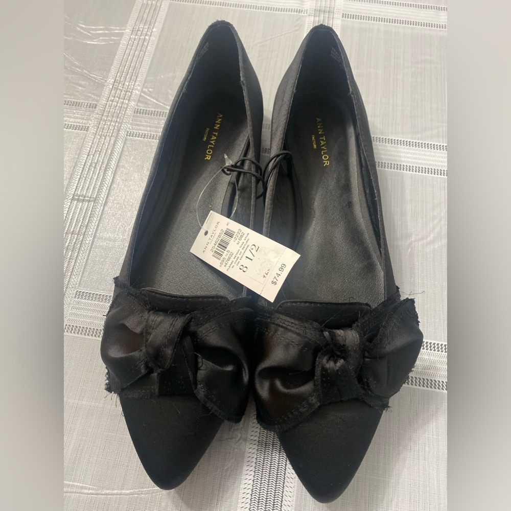 Ann Taylor bow tie flats 8.5